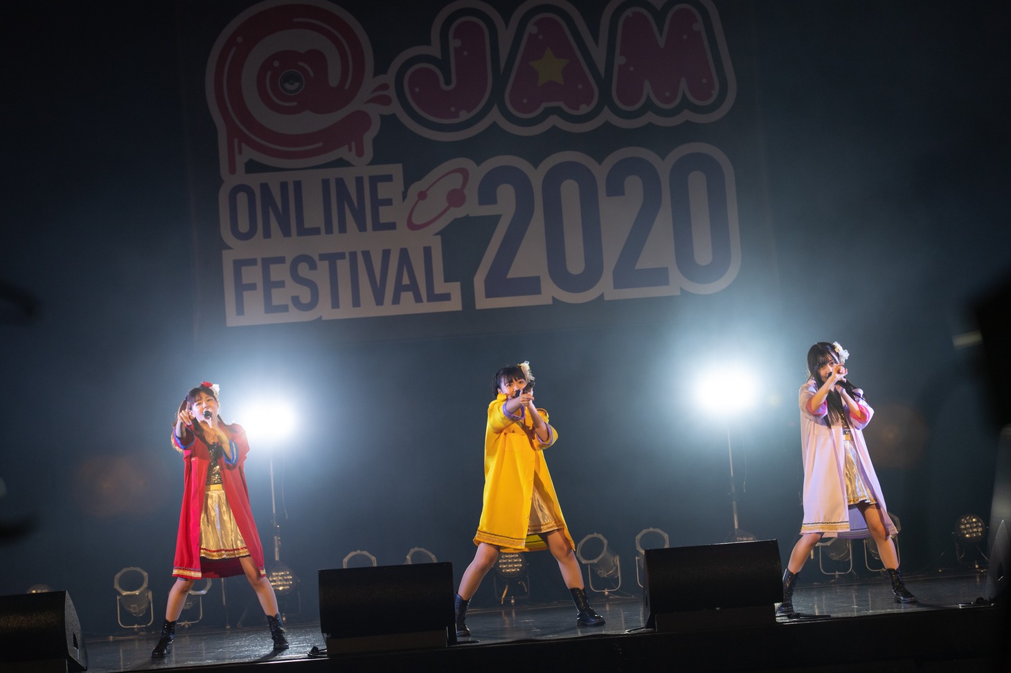 土光瑠璃子（FES☆TIVE）、的場華鈴（虹のコンキスタドール）、樋口なづな（SUPER☆GiRLS）からなる期間限定ユニット・るかりな。