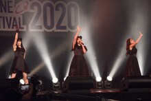 小野寺梓（真っ白なキャンバス）、里仲菜月（Task have Fun）、竹越くるみ（Devil ANTHEM.）からなる期間限定ユニットのS.T.O。