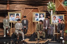嵐とV6。(c)日本テレビ