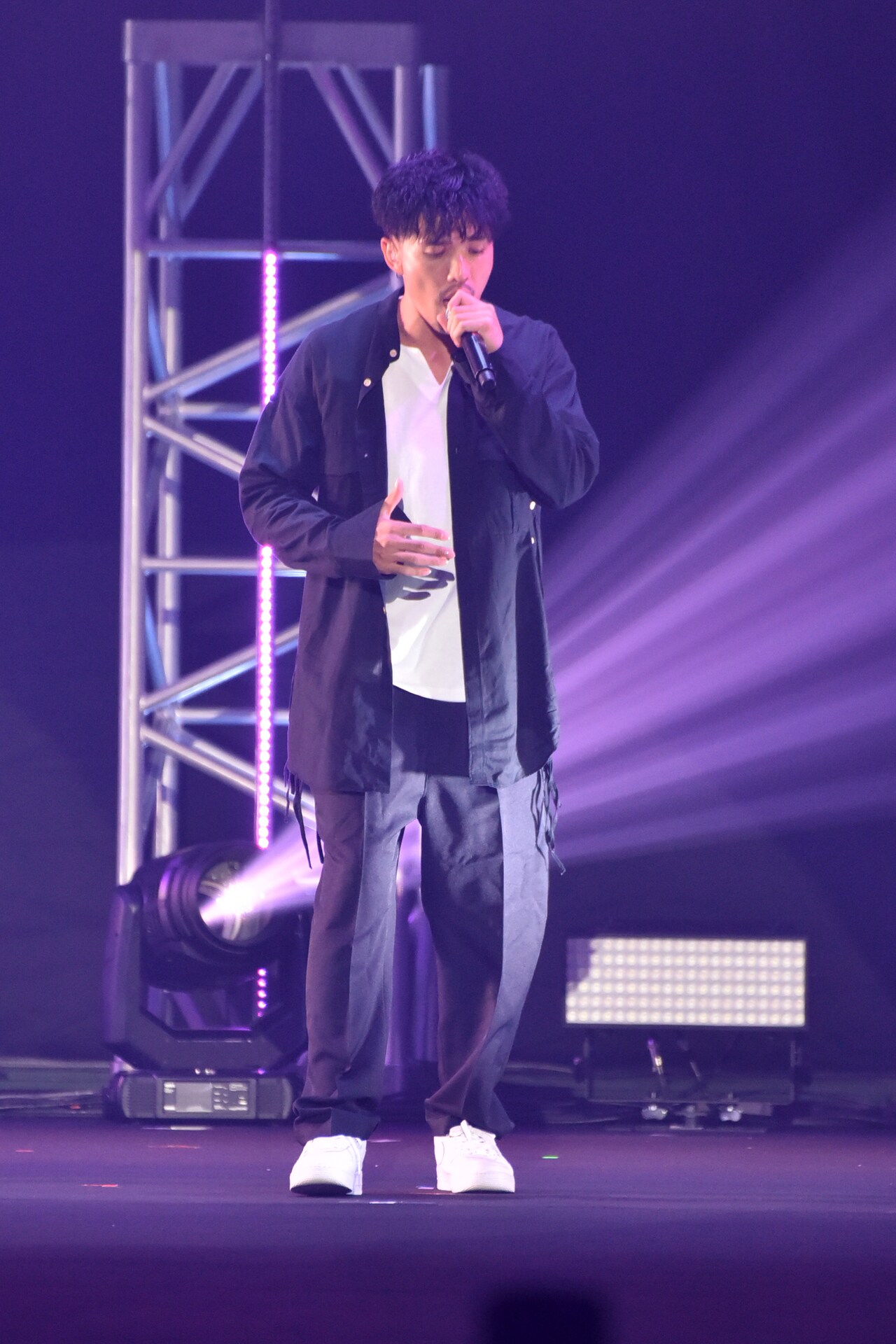 比嘉涼樹（DEEP SQUAD） - 日向坂46佐々木久美、E-girls楓＆佐藤晴美