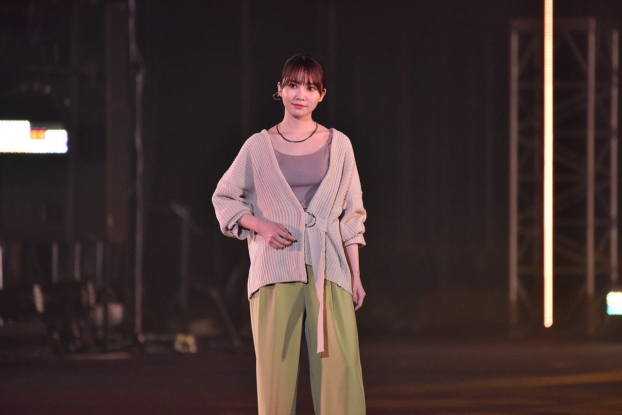 乃木坂46遠藤さくら、日向坂46高本彩花＆加藤史帆「TGC」でRustal着こなす