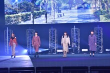 左から小林由依、土生瑞穂、渡辺梨加、渡邉理佐。