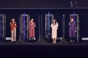 左から小林由依、土生瑞穂、渡辺梨加、渡邉理佐。