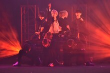 JO1のステージの様子。