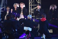 JO1のステージの様子。