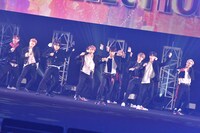 JO1のステージの様子。