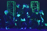 JO1のステージの様子。