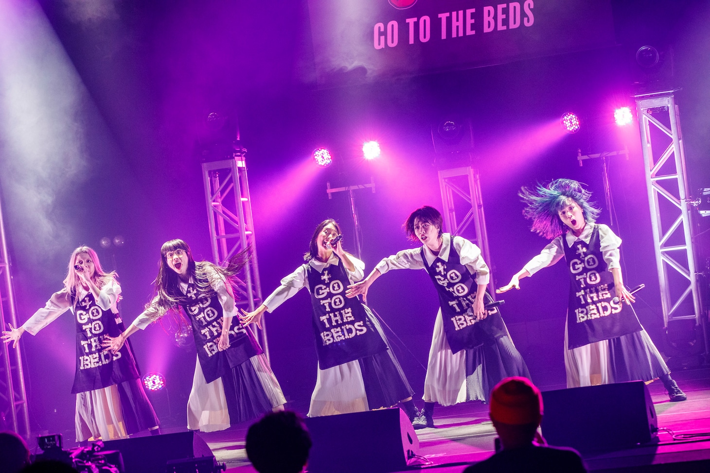 GO TO THE BEDS（Photo by sotobayashi kenta）