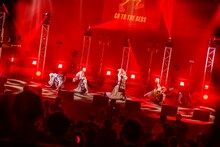 GO TO THE BEDS（Photo by sotobayashi kenta）