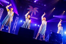 PARADISES（Photo by sotobayashi kenta）