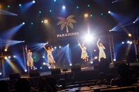 PARADISES（Photo by sotobayashi kenta）