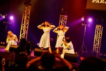 PARADISES（Photo by sotobayashi kenta）