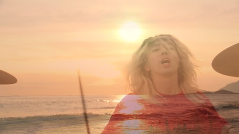 “30時間ドラムマラソン”挑戦中の石原ロスカル（Dr）。