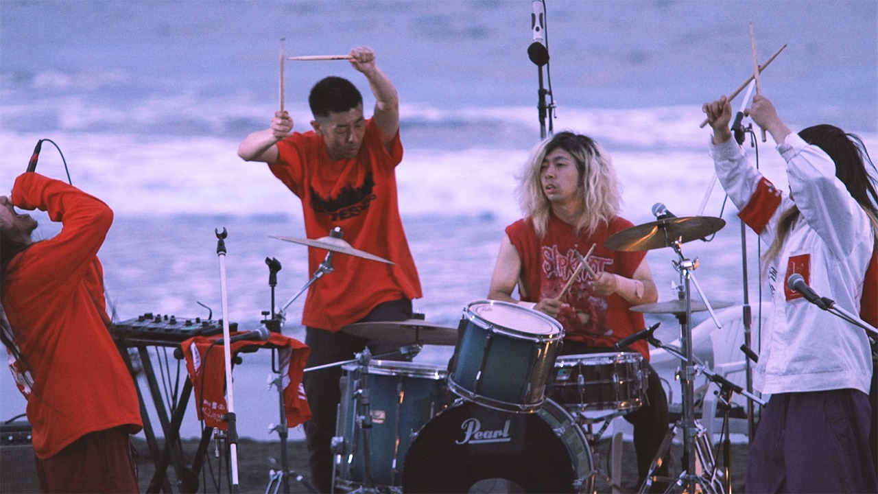 「Last Language ～30 hours drumming～」のワンシーン。