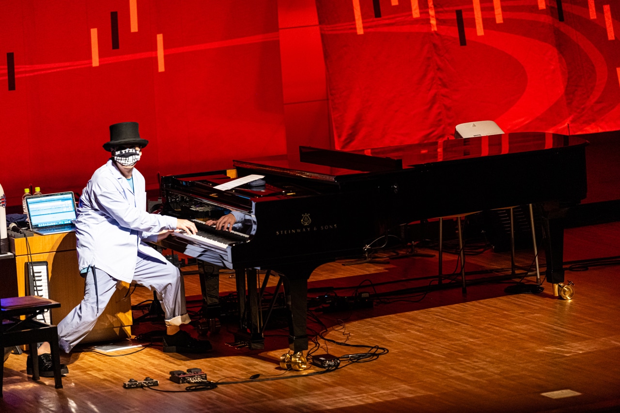 H ZETT M「ピアノ独演会2020 九月 逗子の陣」の様子。（Photo by Yuta Ito）