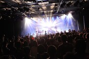 LOST IN TIMEの過去のライブの様子。