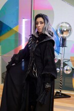 水野美紀が演じる謎の女性・招黄永遠。(c)日本テレビ