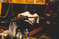 庵原将平（Vo, B）（撮影：岩渕直人）