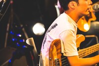 庵原将平（Vo, B）（撮影：岩渕直人）