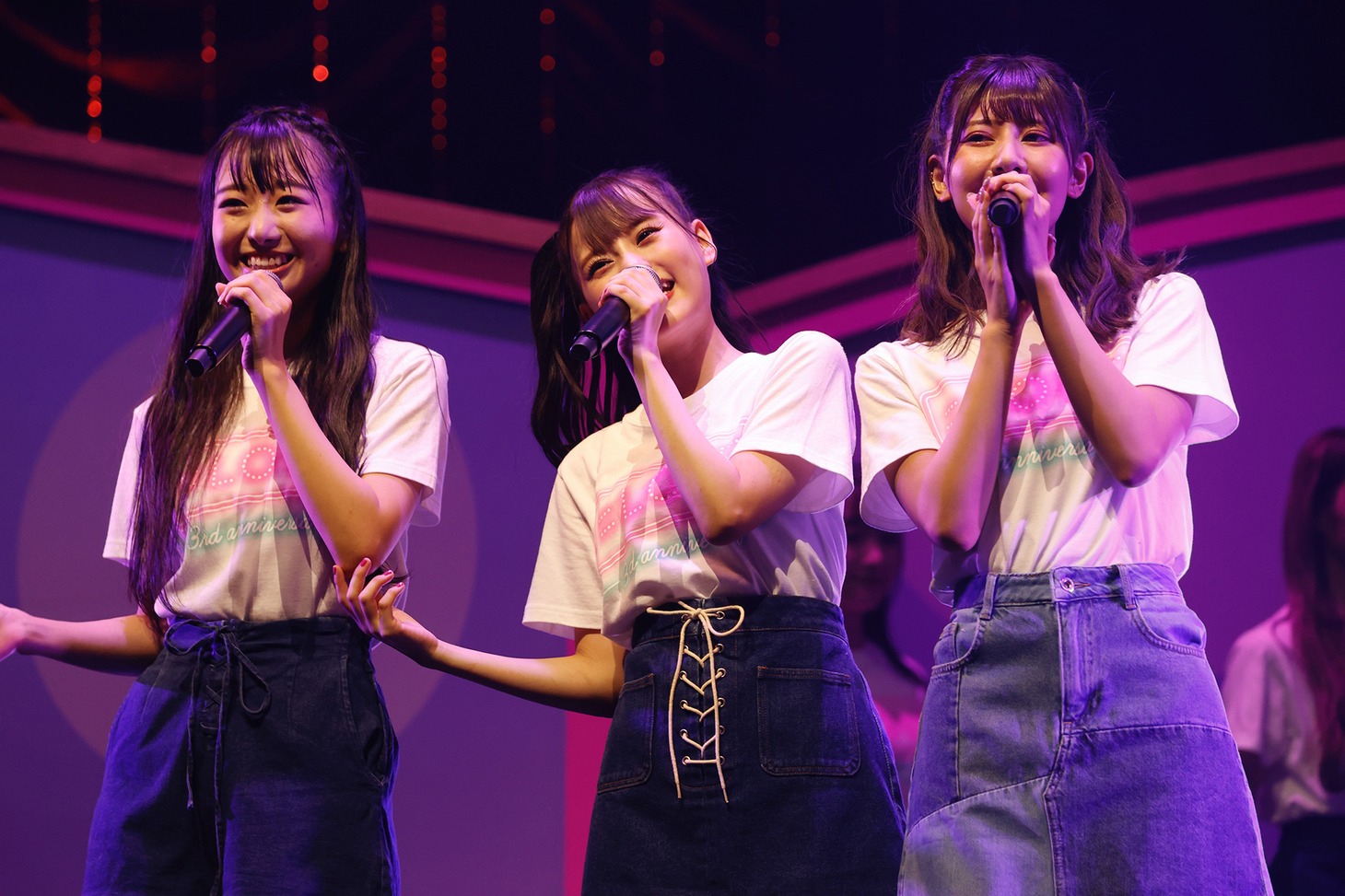 左から瀧脇笙古、齊藤なぎさ、佐竹のん乃。（写真提供：代々木アニメーション学院）