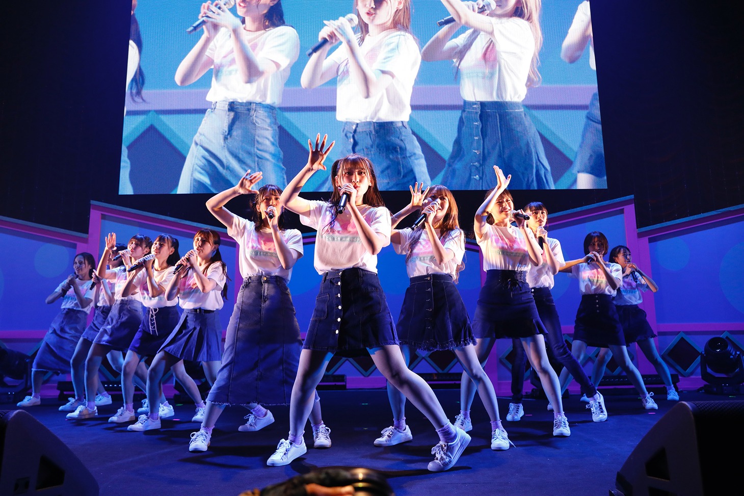 「=LOVE 3rd ANNIVERSARY PREMIUM CONCERT」の様子。（写真提供：代々木アニメーション学院）