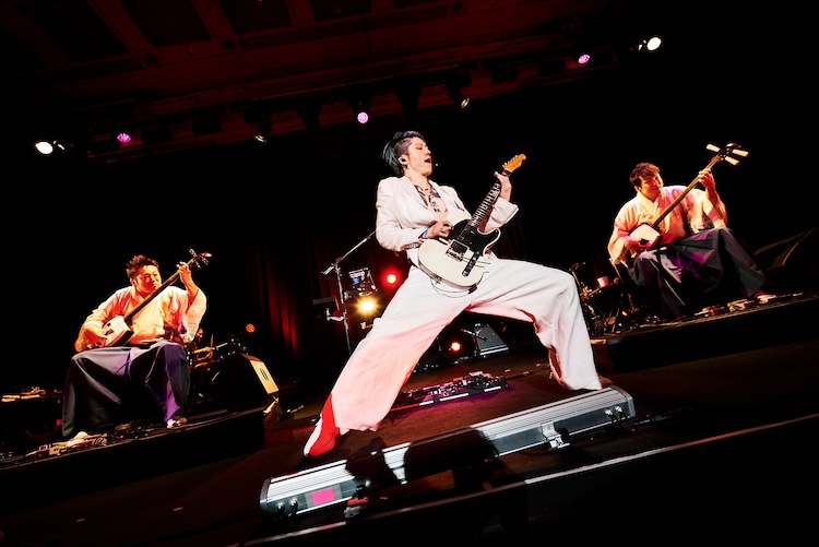 吉田兄弟 Miyavi コラボライブで新曲披露 三味線はダンサブルな楽器 ライブレポート 音楽ナタリー