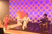 トーク中のKREVA、MIYAVI、三浦大知。（Photo by Teppei Kishida、Riei Nakagawara）