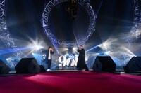 「Your Love」を歌う三浦大知とKREVA。（Photo by Teppei Kishida、Riei Nakagawara）