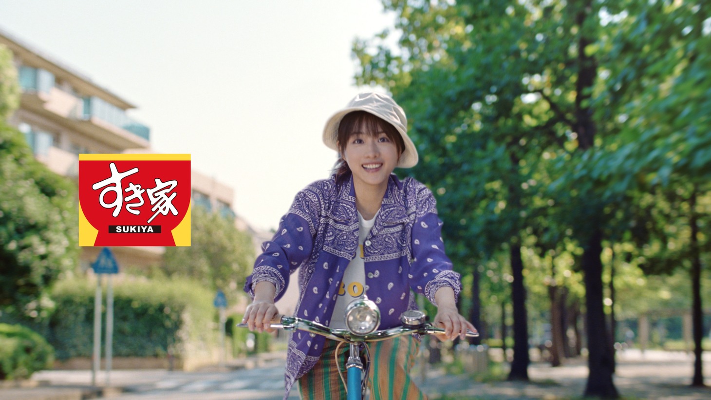 「すき家」新CM「カレー気分」編より。