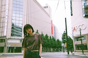 加納エミリ復活!10カ月ぶり新曲「朝になれ」、バンド編成ライブ配信も決定