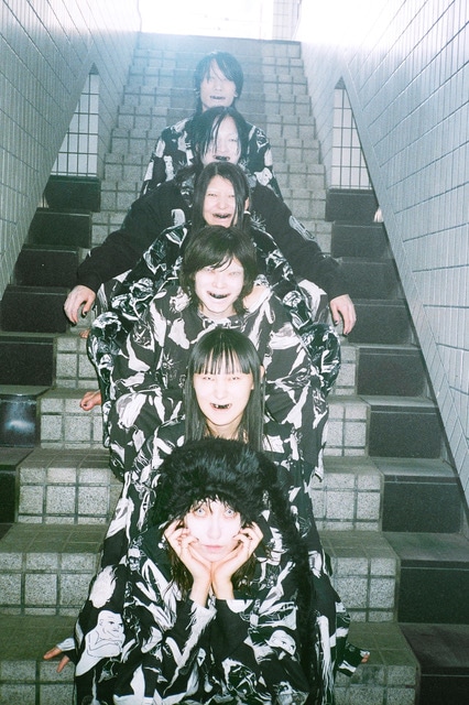 「IKUMI FW20 COLLECTION」ビジュアル