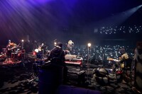 「『HYDE LIVE 2020 Jekyll & Hyde』Acoustic Day」の様子。（写真提供：ユニバーサルミュージック）