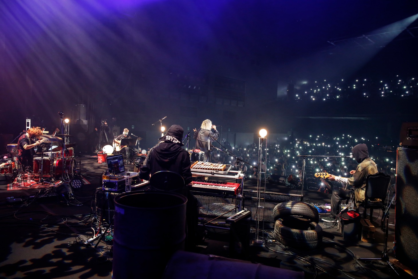 「『HYDE LIVE 2020 Jekyll & Hyde』Acoustic Day」の様子。（写真提供：ユニバーサルミュージック）