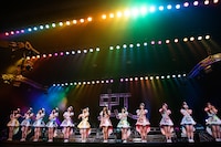 「あなたと見る青空に明日も虹が架かりますように」を歌う虹のコンキスタドール。