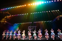 「あなたと見る青空に明日も虹が架かりますように」を歌う虹のコンキスタドール。