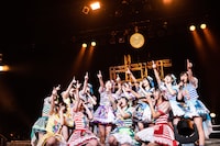 虹のコンキスタドール「無観客"Summer"ワンマンLIVE The Beginning of 12Stories」の様子。