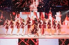 IZ*ONEが生バンド従え新たな顔見せた配信ライブ、意外な選曲続出のユニットコーナーも