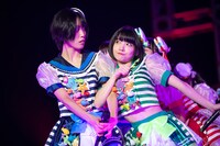 左から隈本茉莉奈、根本凪。