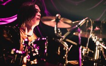 吉田昇吾（Dr）（撮影：ヤマダマサヒロ）