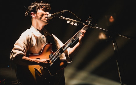 谷川正憲（Vo, G）（撮影：ヤマダマサヒロ）