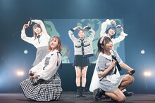 神宿「神宿 HALL TOUR2020」最終公演の様子。