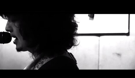 おとぎ話「NEW MOON」MVより。