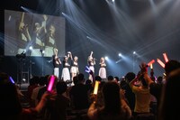 神宿「神宿 HALL TOUR2020」最終公演の様子。