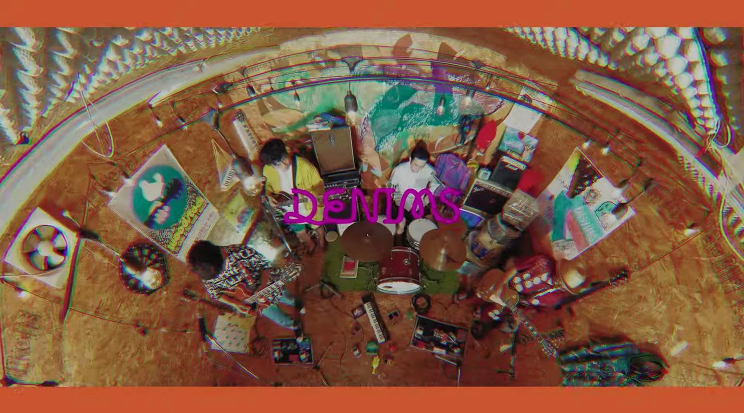 DENIMS「Crybaby」ミュージックビデオより。