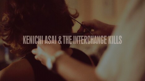 浅井健一 & THE INTERCHANGE KILLS「TOO BLUE」ミュージックビデオのサムネイル。