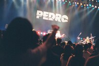 PEDRO「空っぽ人間」ミュージックビデオより。
