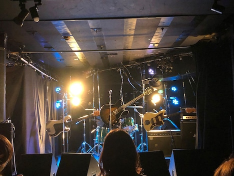 クリープハイプ「幽霊の試聴機」の様子。