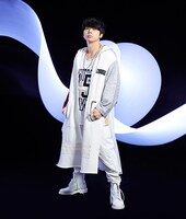 「装苑」2020年11月号より、増田貴久（NEWS）。