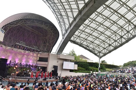 「エビ中 秋麗と轡虫と音楽のこだま 題して『ちゅうおん』2020」初日昼公演の様子。