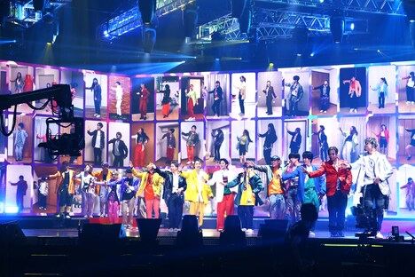 「WELCOME 2 PARADISE」を披露するTHE RAMPAGE from EXILE TRIBE。（写真提供：LDH JAPAN）